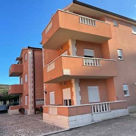 ホテル Apartman Jukic マリナ エクステリア 写真