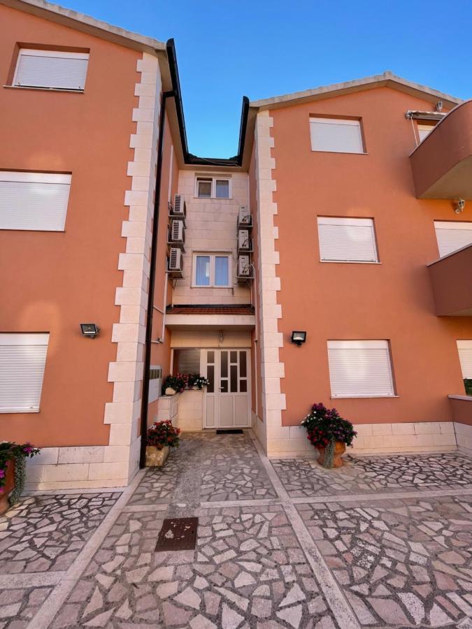 ホテル Apartman Jukic マリナ エクステリア 写真