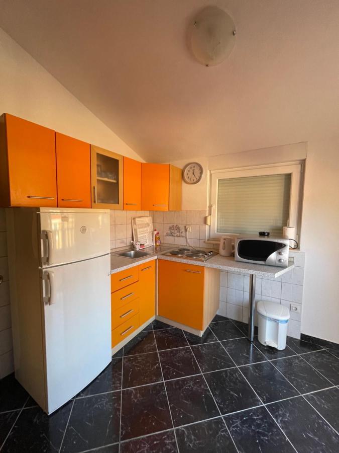 ホテル Apartman Jukic マリナ エクステリア 写真